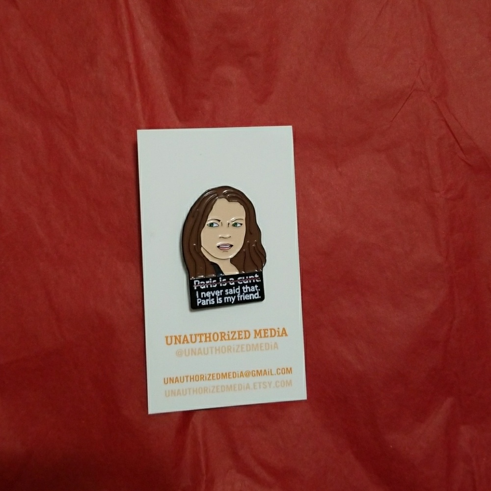UNAUTHORIZED MEDIA X LINDSAY LOHAN - Enamel Pin